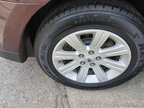 Used 2011 Ford Taurus SE FWD image 13