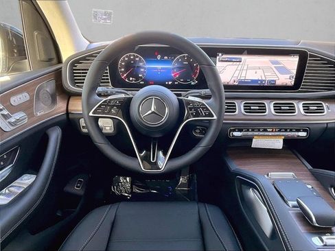 New 2026 Mercedes-Benz GLS 450 4MATIC image 18