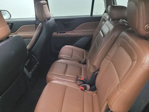 Used 2020 Lincoln Aviator Reserve w/ Equipment Group 201A image 18