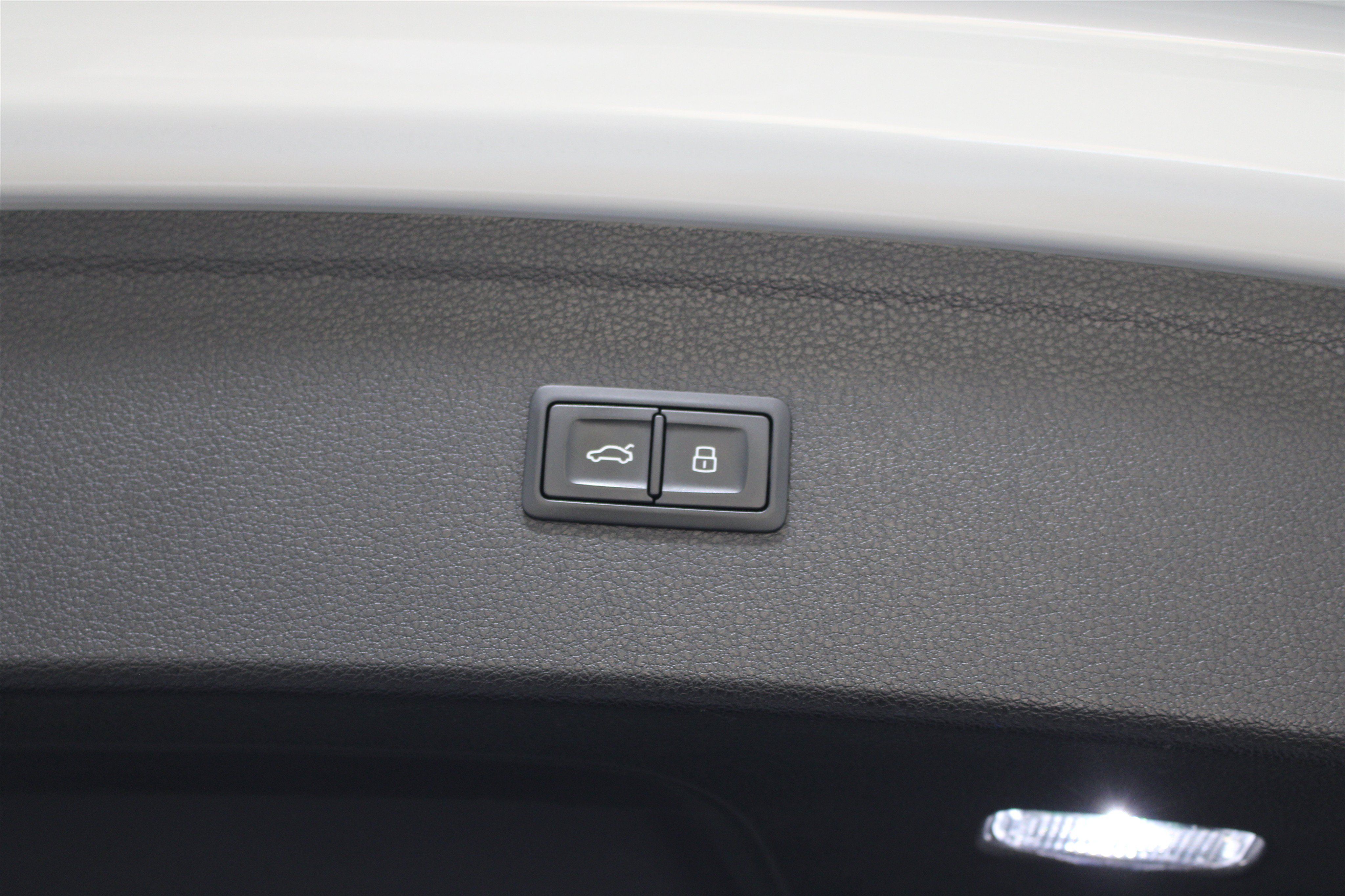 Used 2022 Audi Q5 e Premium Plus AWD/4WD image 25