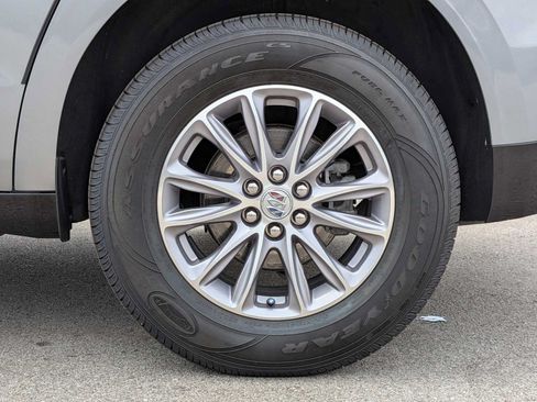 Used 2024 Buick Enclave Essence AWD/4WD image 14