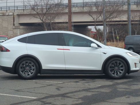 Used 2018 Tesla Model X P100D image 4