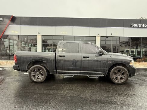 Used 2016 RAM 1500 Sport w/ Black Ram 1500 Sport Group image 8