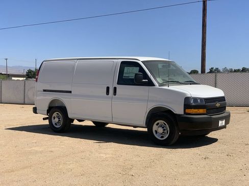 New 2026 Chevrolet Express 2500 RWD image 3