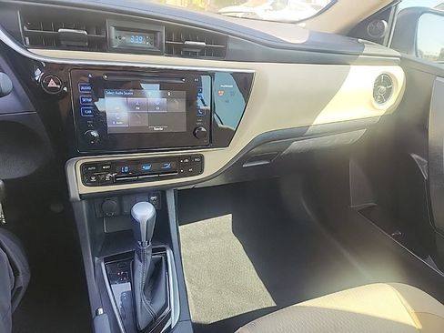 Used 2017 Toyota Corolla LE w/ Carpet Mat Package (TMS) FWD image 13
