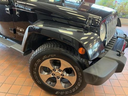 Used 2016 Jeep Wrangler Unlimited Sahara w/ Max Tow Package AWD/4WD image 2
