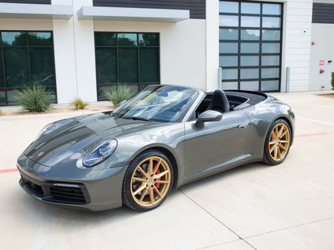 Used 2021 Porsche 911 Carrera S w/ Premium Package RWD image 18