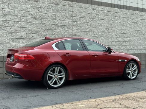 Used 2018 Jaguar XE Premium AWD/4WD image 16
