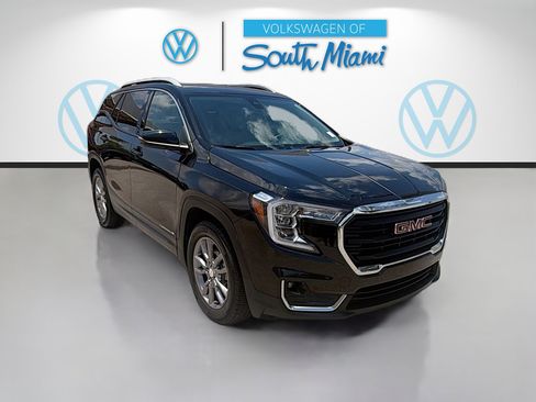 Used 2024 GMC Terrain SLT FWD image 1
