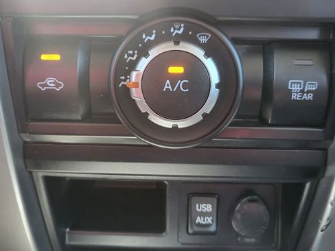 Used 2018 Toyota 4Runner SR5 AWD/4WD image 34
