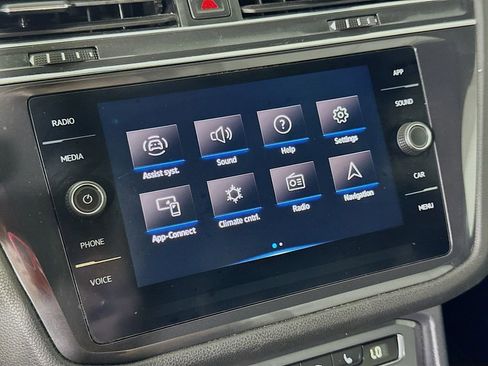 Used 2021 Volkswagen Tiguan SE R-Line image 26