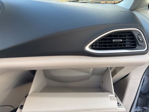 Used 2024 Chrysler Voyager LX image 34