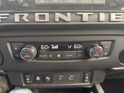Used 2025 Nissan Frontier SV w/ SV Convenience Package RWD image 15