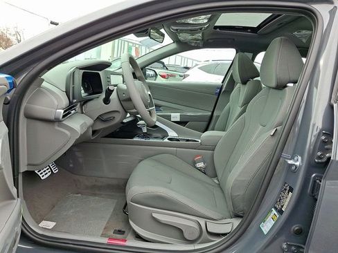 New 2026 Hyundai Elantra SEL Sport FWD image 5