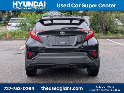 Used 2020 Toyota C-HR XLE FWD image 4