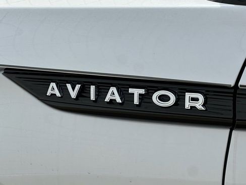 New 2026 Lincoln Aviator AWD image 30