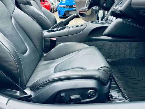 Used 2012 Audi R8 V10 w/ Enhanced Leather Pkg image 29