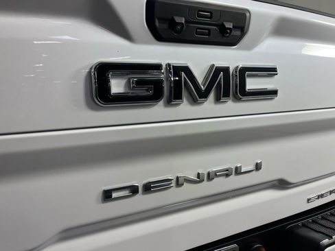 Used 2023 GMC Sierra 2500 Denali w/ Denali Ultimate Package image 28