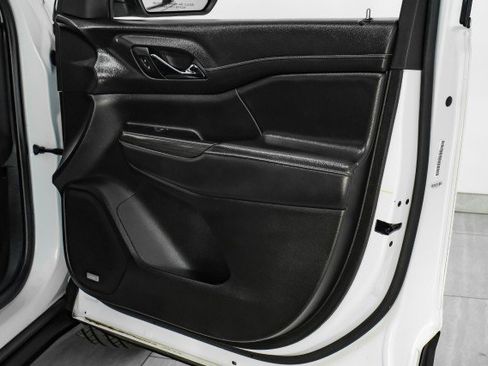 Used 2023 GMC Acadia SLT image 42