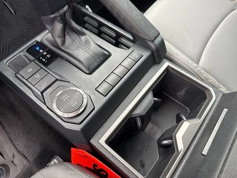 Used 2024 Toyota Tacoma SR5 RWD image 31