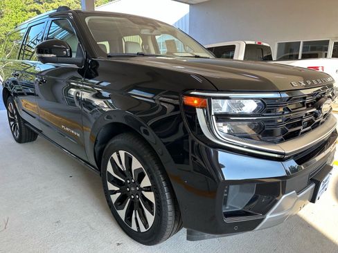 Certified 2025 Ford Expedition Max Platinum w/ Driver's Package AWD/4WD image 8