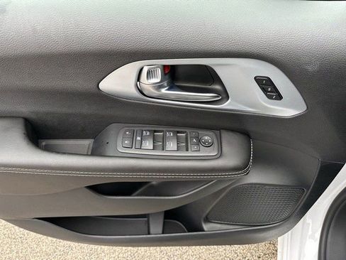 New 2026 Chrysler Pacifica Limited w/ S Appearance Package AWD/4WD image 21