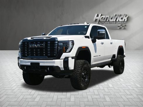 Used 2024 GMC Sierra 3500 Denali Ultimate AWD/4WD image 5