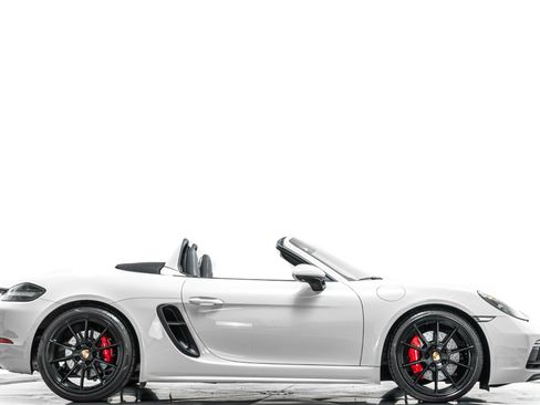Used 2023 Porsche 718 Boxster GTS RWD image 2