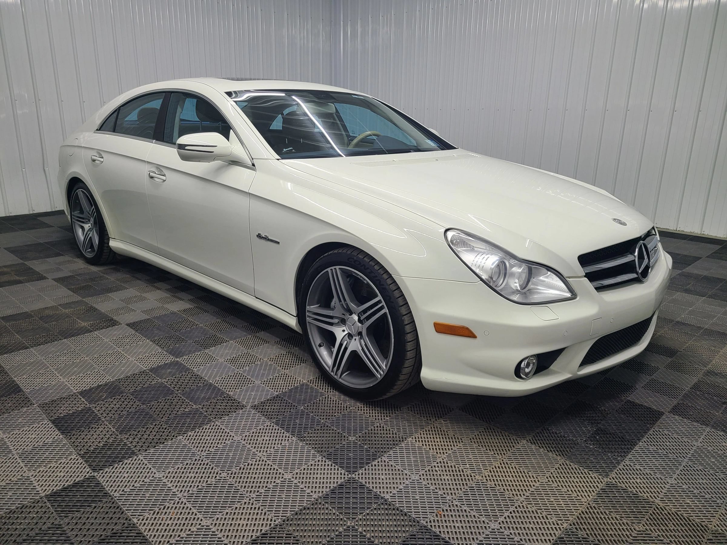 Used 2009 Mercedes-Benz CLS 63 AMG image 4