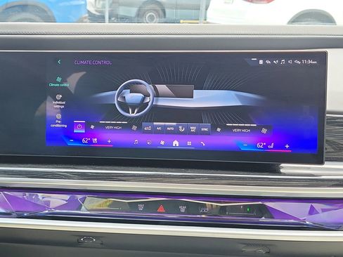 Used 2024 BMW 740i w/ Premium Package 2 RWD image 18