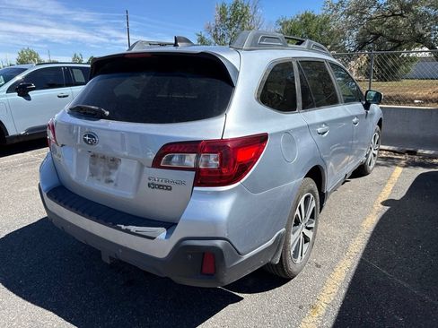 Used 2018 Subaru Outback 2.5i Limited AWD/4WD image 2