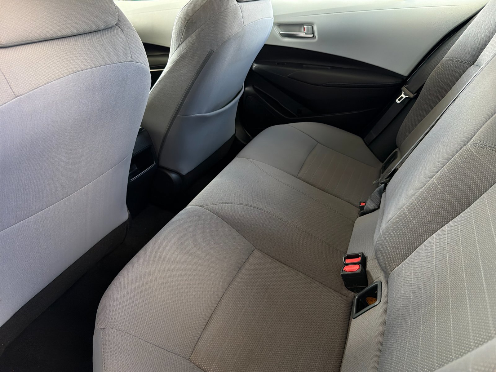 Used 2020 Toyota Corolla SE w/ SE Premium Package FWD image 11