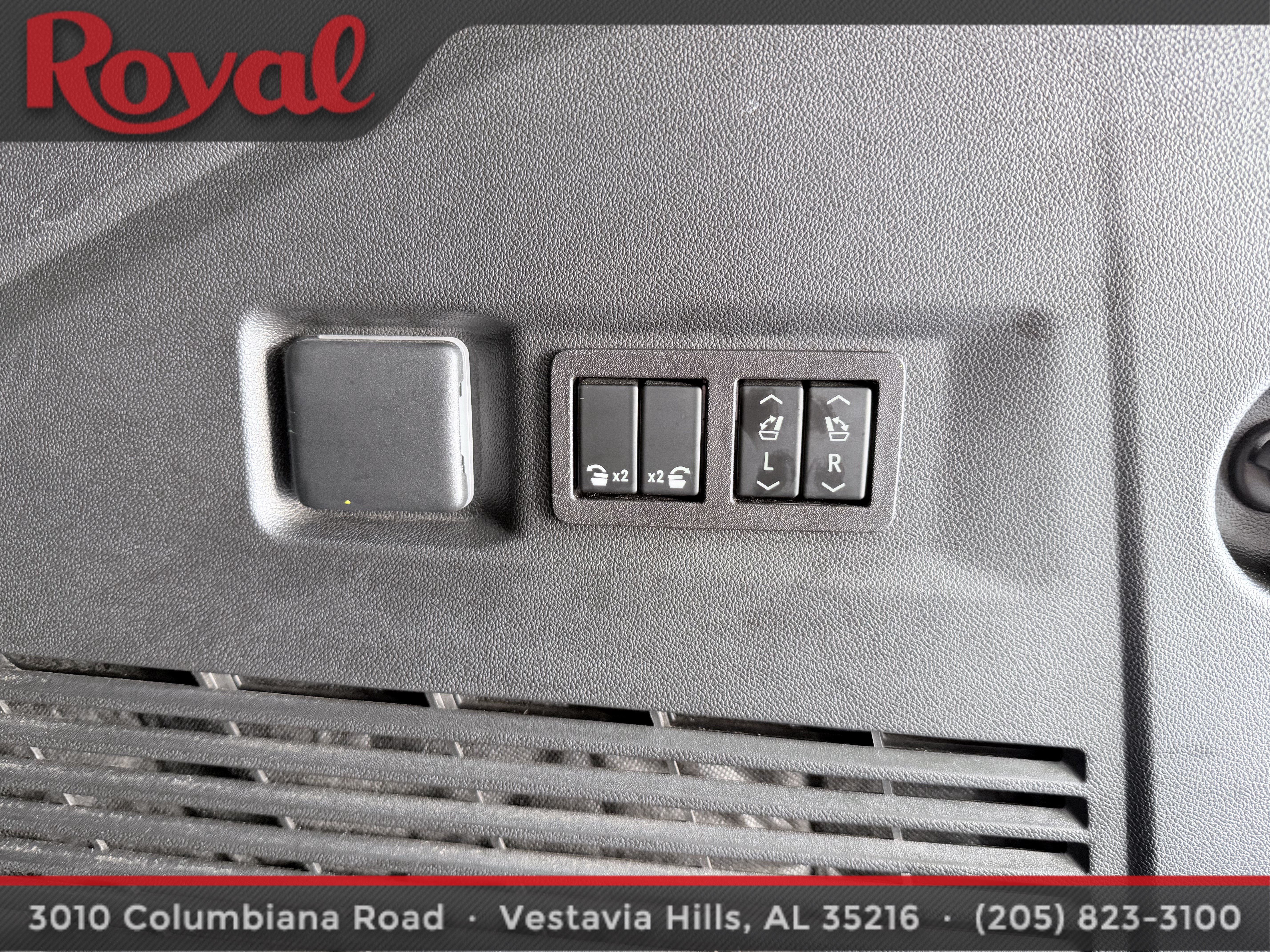 Used 2023 GMC Yukon AT4 AWD/4WD image 8