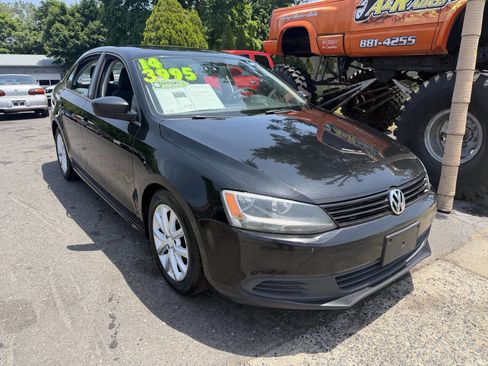 Used 2014 Volkswagen Jetta S FWD image 2