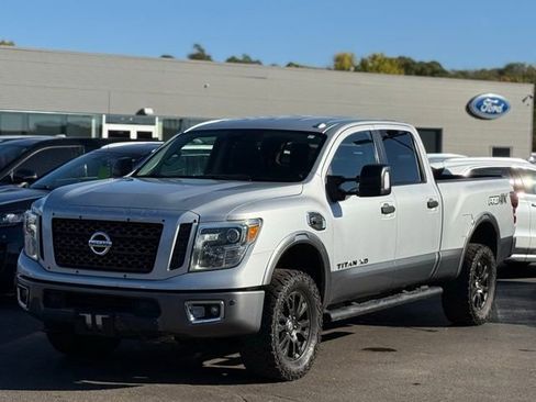 Used 2016 Nissan Titan PRO-4X image 33