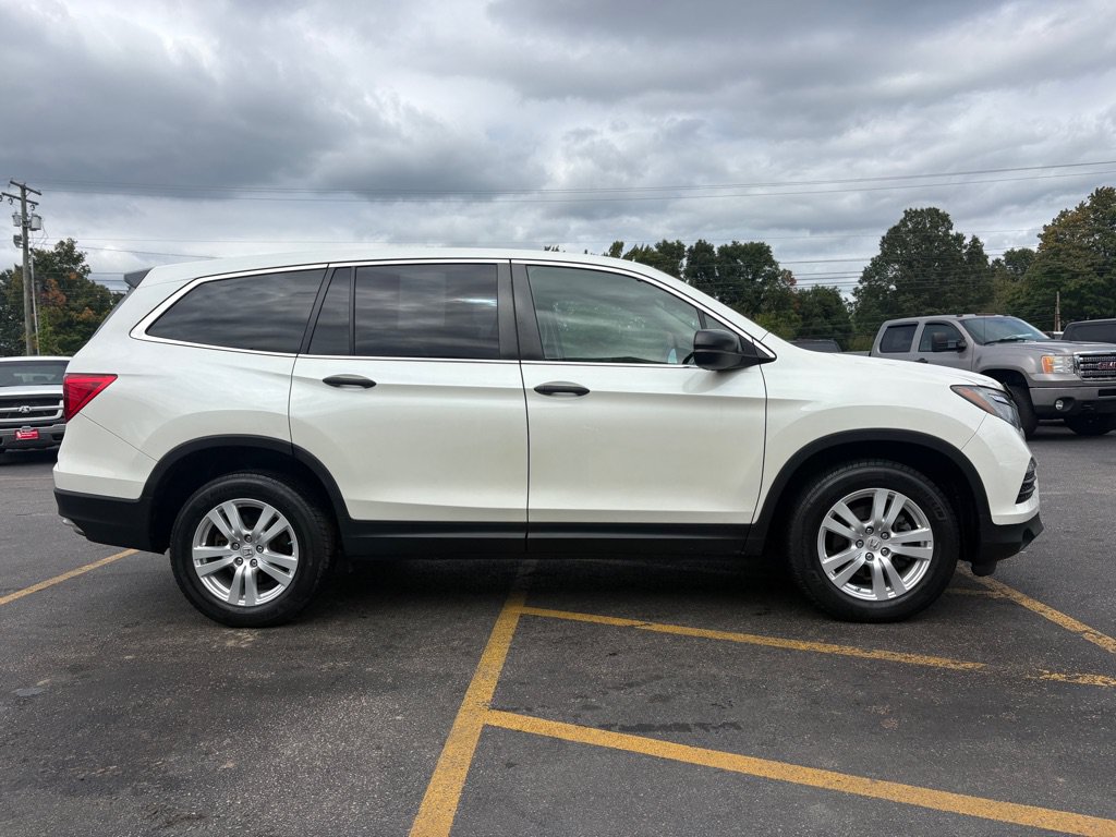 Used 2017 Honda Pilot LX image 5
