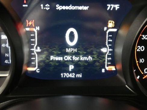 Used 2024 Jeep Gladiator Mojave w/ Technology Group AWD/4WD image 19