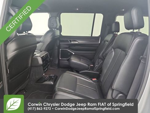 Certified 2024 Jeep Wagoneer Series III image 31