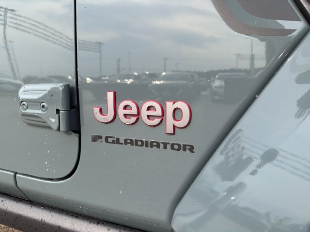 New 2026 Jeep Gladiator Mojave AWD/4WD image 5
