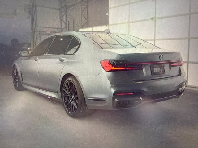 Used 2021 BMW 750i xDrive w/ Autobahn Package AWD/4WD image 4