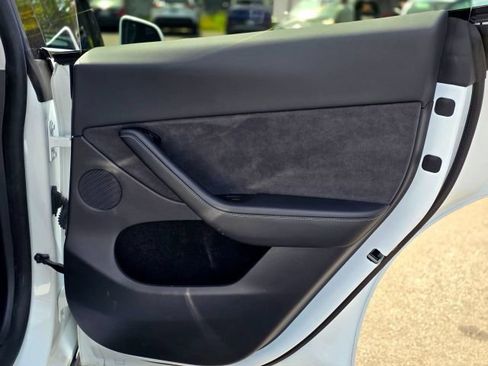 Used 2023 Tesla Model Y Long Range AWD/4WD image 46