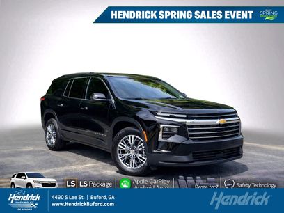 Used 2025 Chevrolet Traverse LT w/ Driver Confidence Package