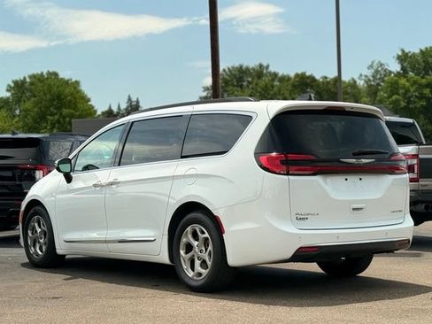 Used 2023 Chrysler Pacifica Limited FWD image 44
