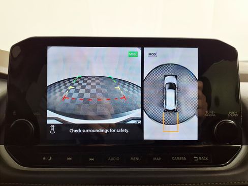 Used 2023 Nissan Rogue Platinum FWD image 19