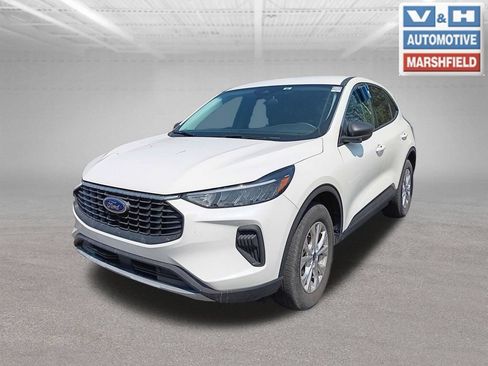 Used 2023 Ford Escape Active AWD/4WD image 3