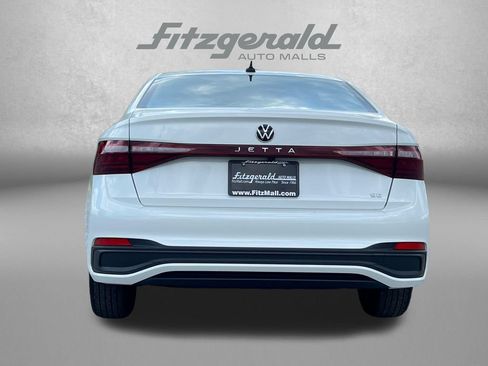 Used 2025 Volkswagen Jetta SE FWD image 7