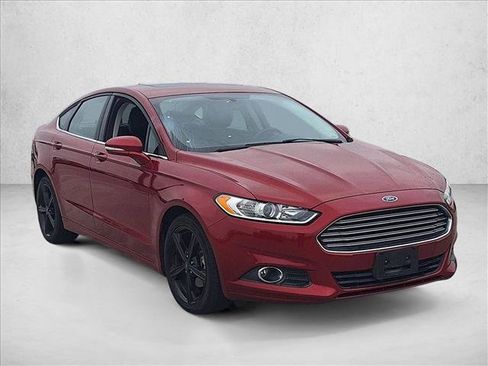 Used 2016 Ford Fusion SE FWD image 3