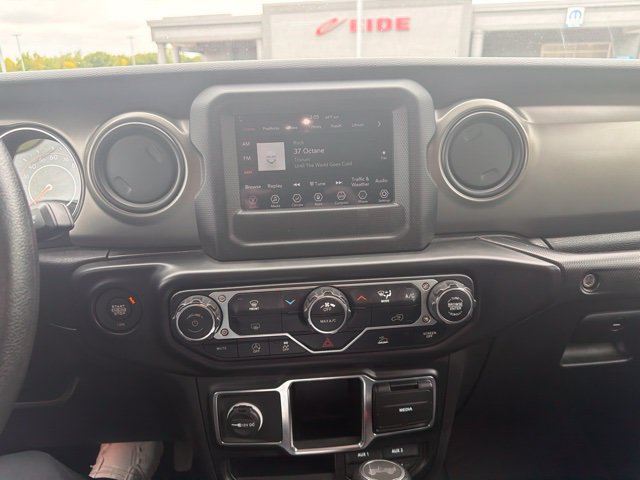 Used 2022 Jeep Wrangler Unlimited Sport AWD/4WD image 16