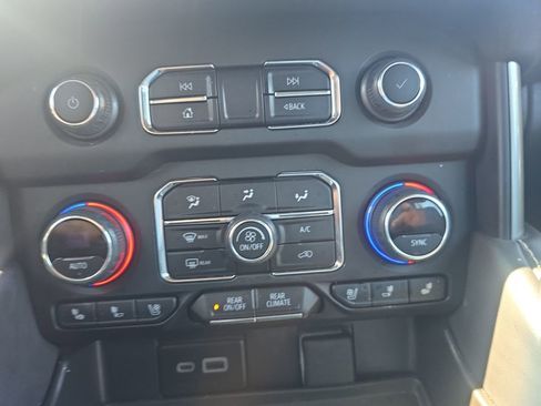 Used 2024 Chevrolet Tahoe Premier image 23