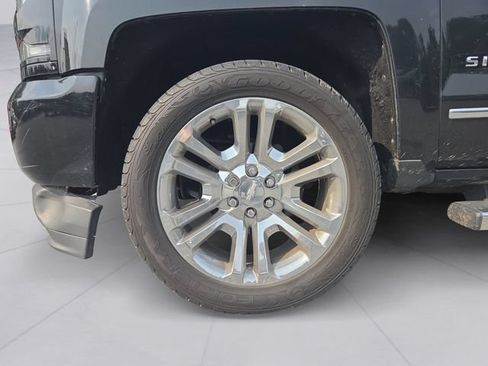 Used 2016 Chevrolet Silverado 1500 LTZ Z71 w/ LTZ Plus Package AWD/4WD image 9